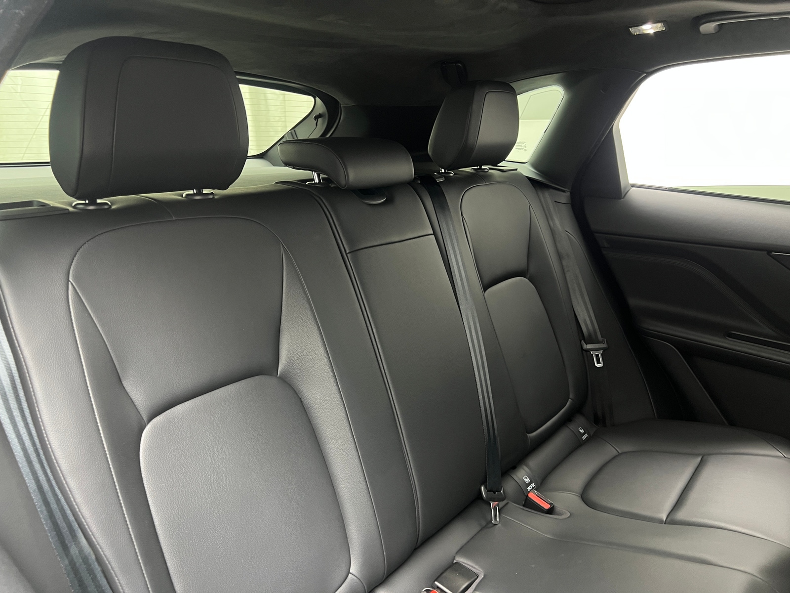 Thumbnail: 2020 Jaguar F-Pace - 6