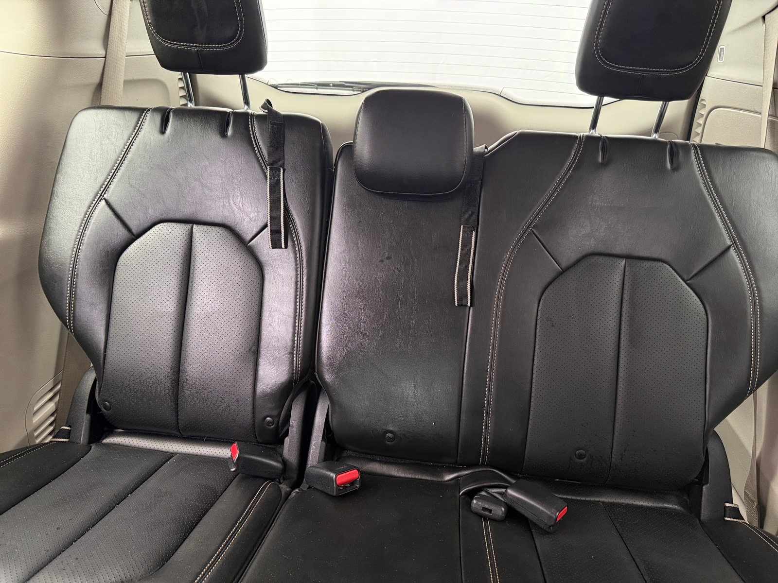 Thumbnail: 2020 Chrysler Voyager - 5