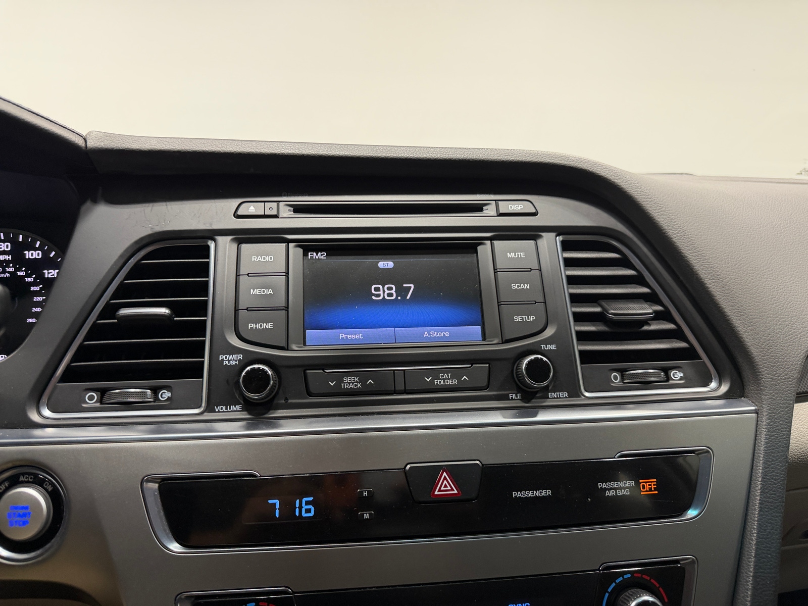 Thumbnail: 2015 Hyundai Sonata - 4