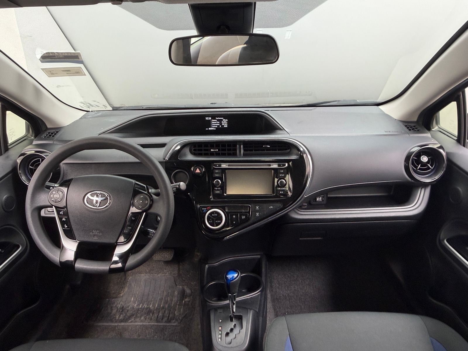 Thumbnail: 2018 Toyota Prius c - 3