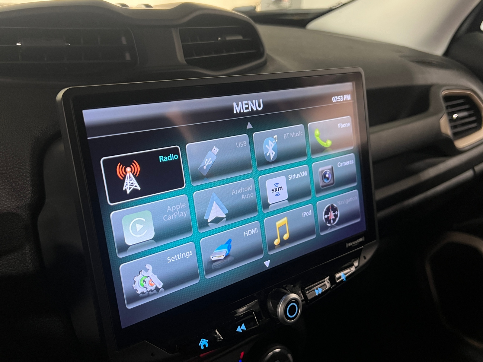 Thumbnail: 2015 Jeep Renegade - 3