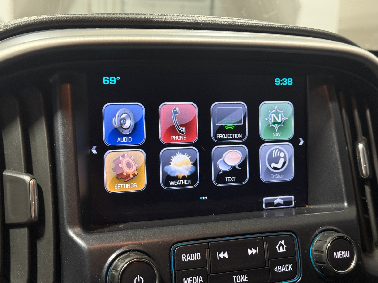 Thumbnail: 2018 GMC Canyon - 3