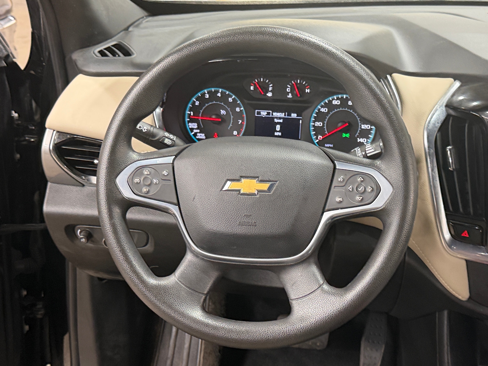 Thumbnail: 2022 Chevrolet Traverse - 5