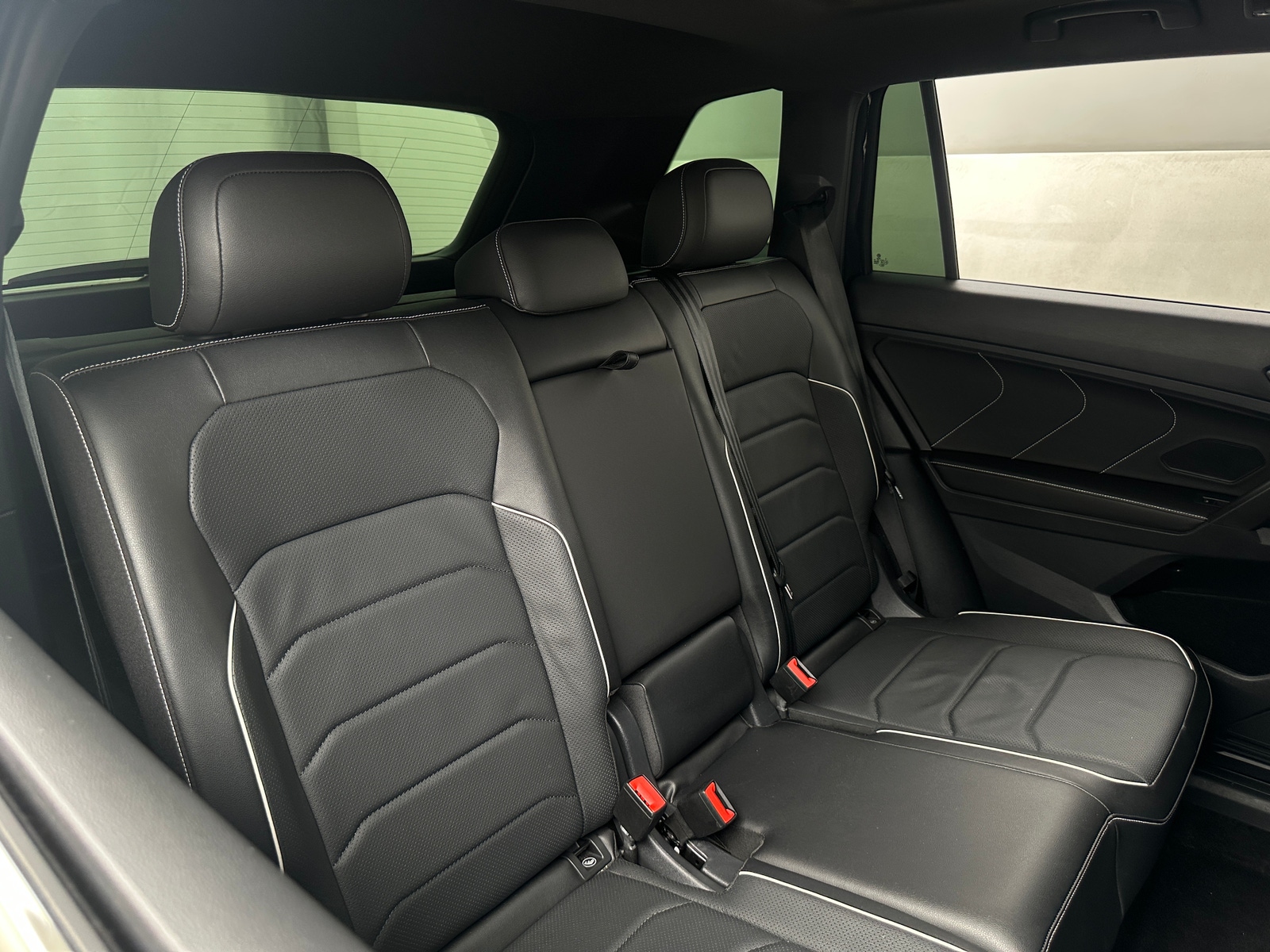 Thumbnail: 2022 Volkswagen Tiguan - 5
