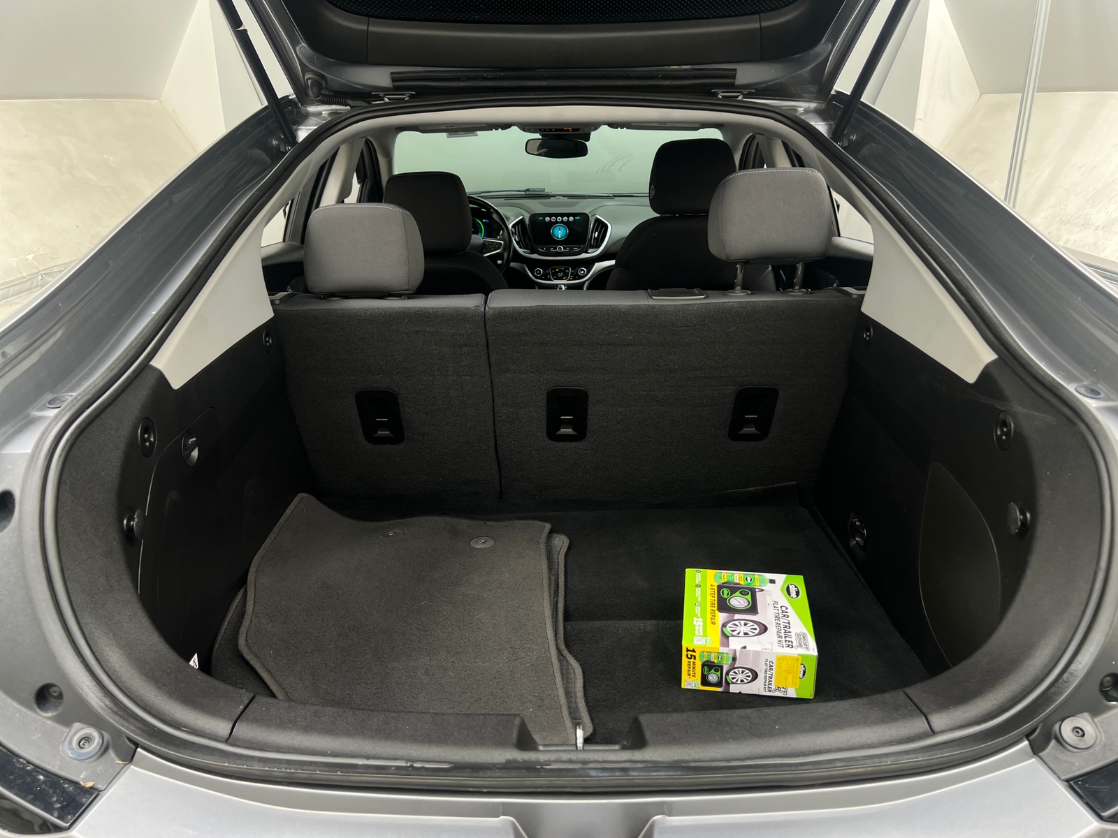 Thumbnail: 2018 Chevrolet Volt - 6