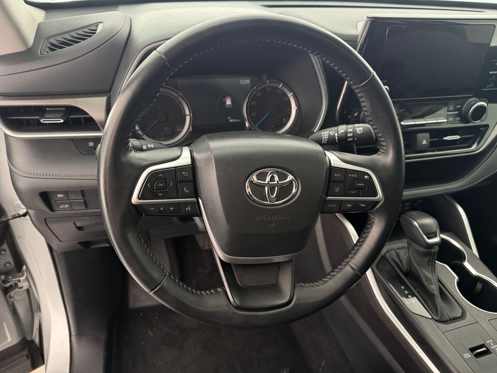 Thumbnail: 2023 Toyota Highlander - 4