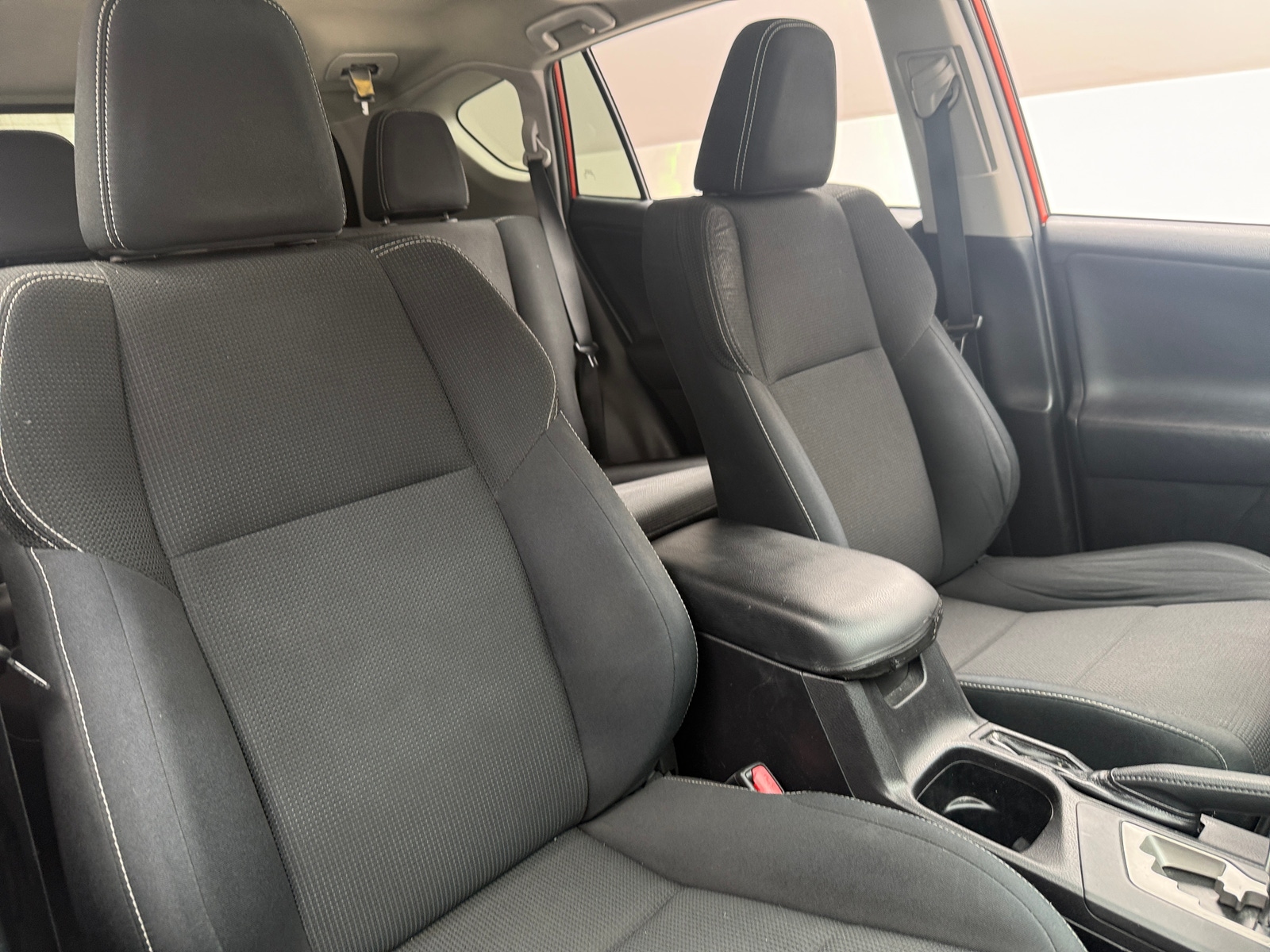 Thumbnail: 2016 Toyota RAV4 - 2