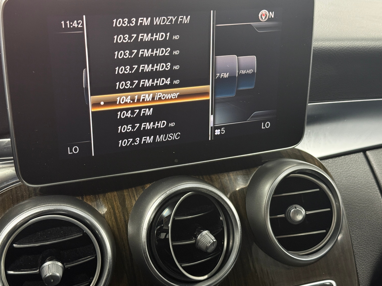 Thumbnail: 2018 Mercedes-Benz C-Class - 3
