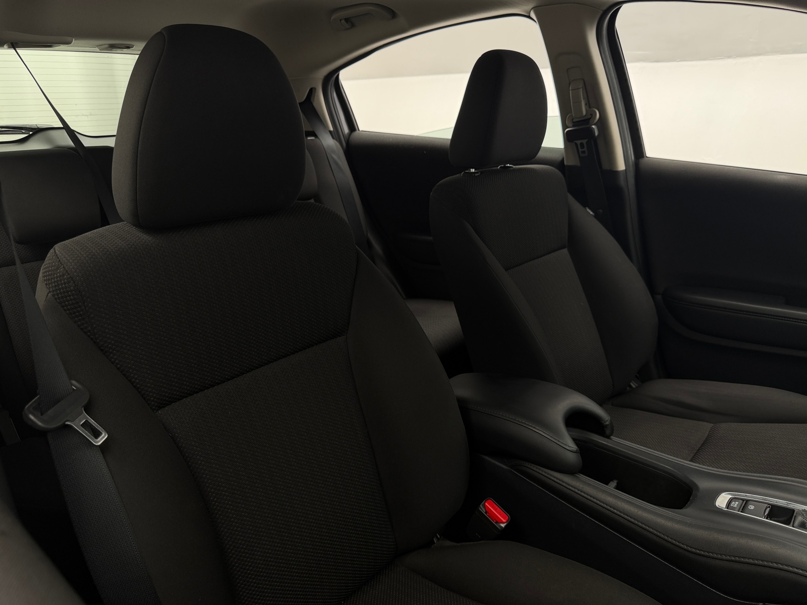 Thumbnail: 2016 Honda HR-V - 2