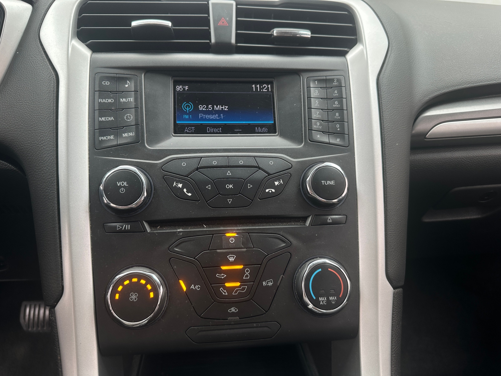 Thumbnail: 2016 Ford Fusion - 4