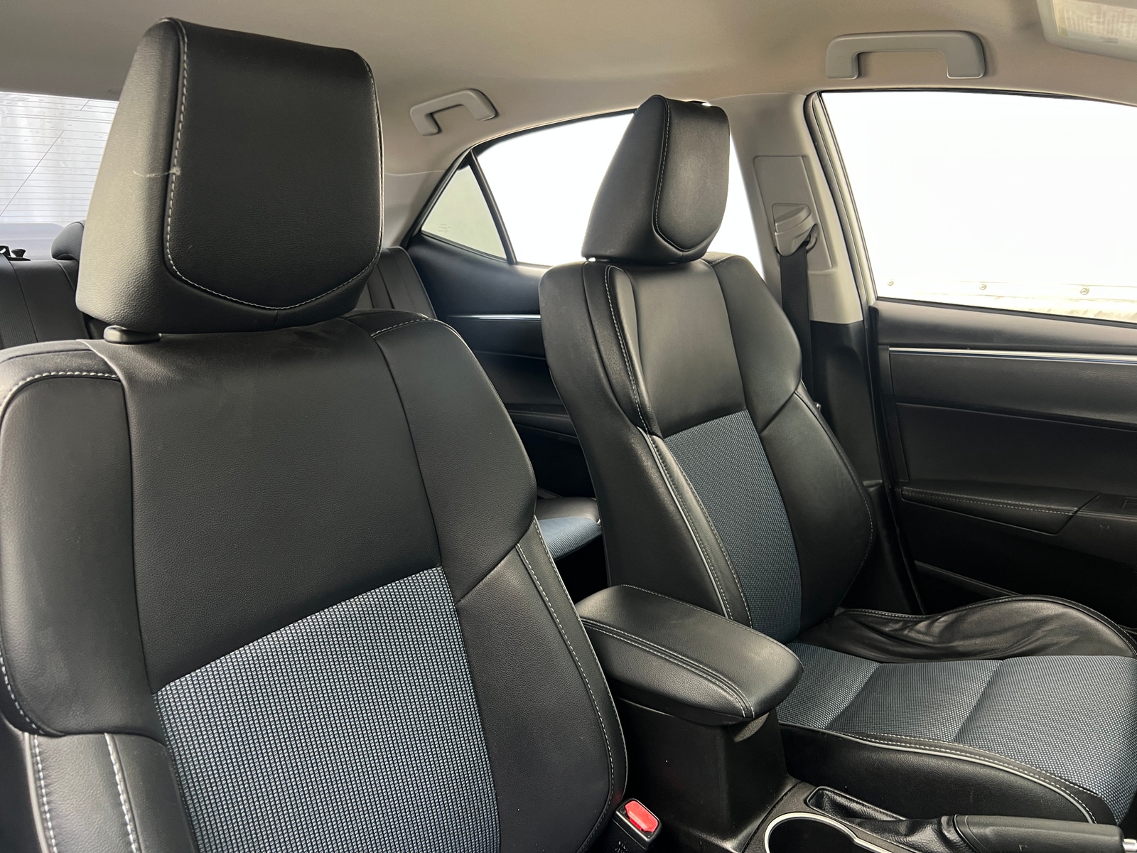 Thumbnail: 2016 Toyota Corolla - 2