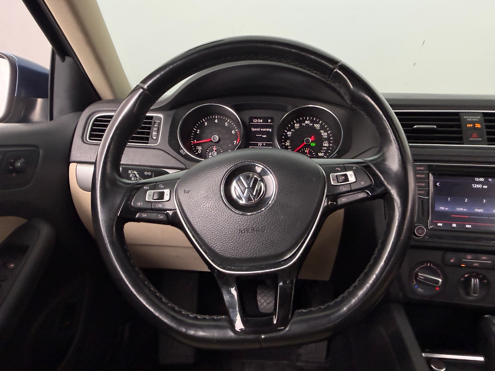 Thumbnail: 2017 Volkswagen Jetta - 4