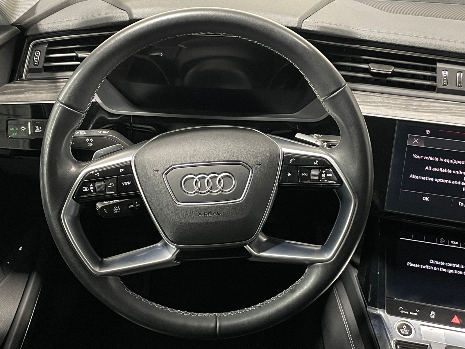 Thumbnail: 2023 Audi e-tron - 5