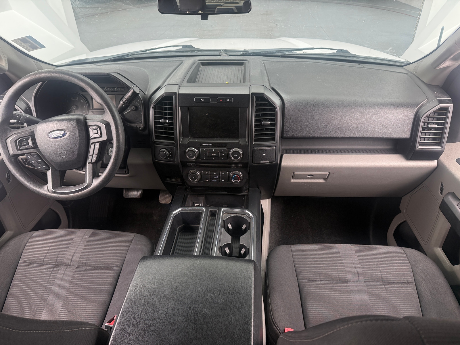 Thumbnail: 2018 Ford Econoline - 3
