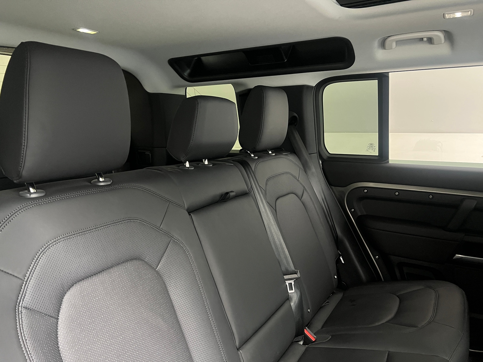 Thumbnail: 2025 Land Rover Defender - 5