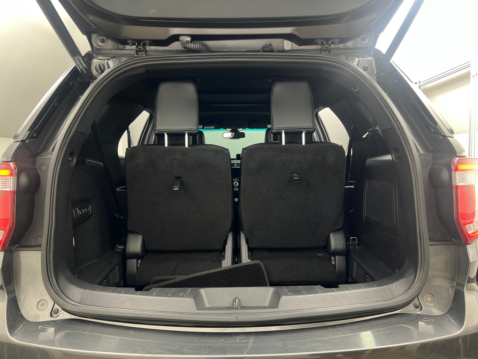 Thumbnail: 2017 Ford Explorer - 6