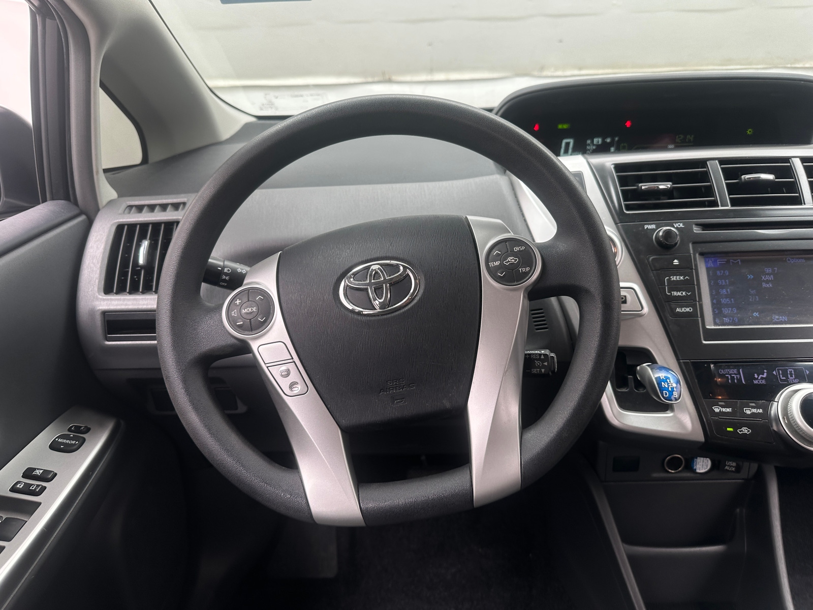 Thumbnail: 2012 Toyota Prius v - 5