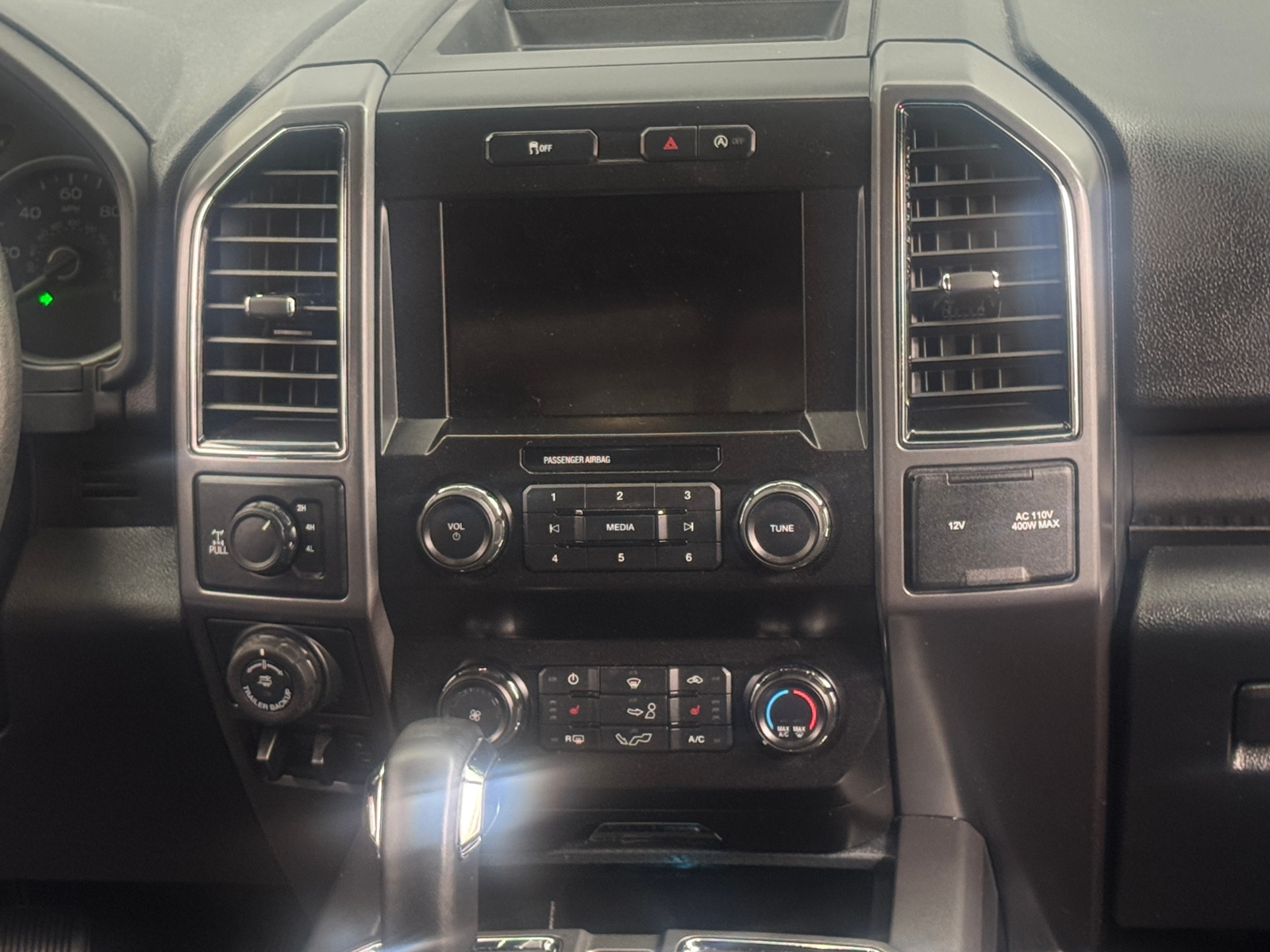 Thumbnail: 2019 Ford Econoline - 4