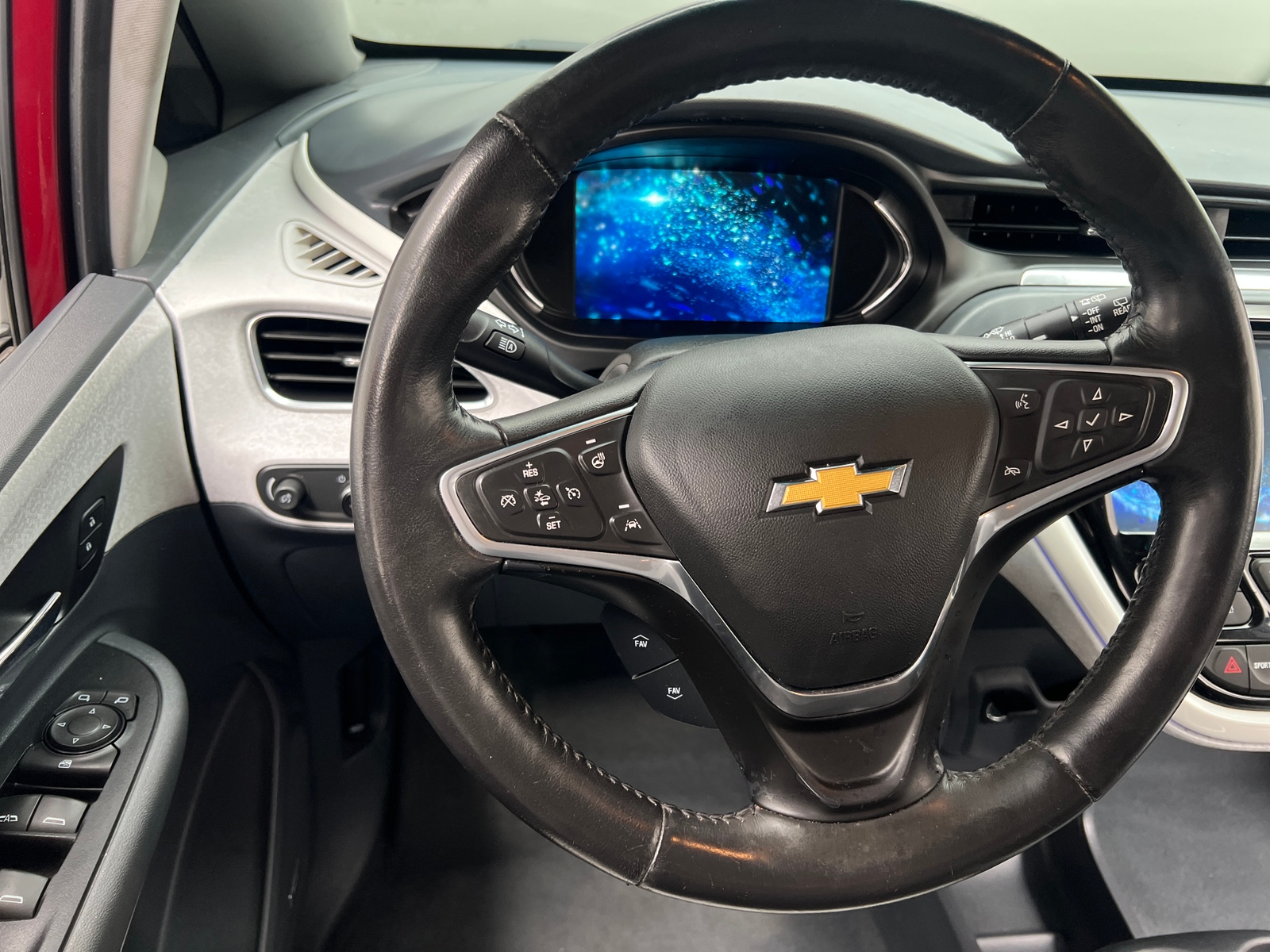 Thumbnail: 2017 Chevrolet Bolt EV - 4