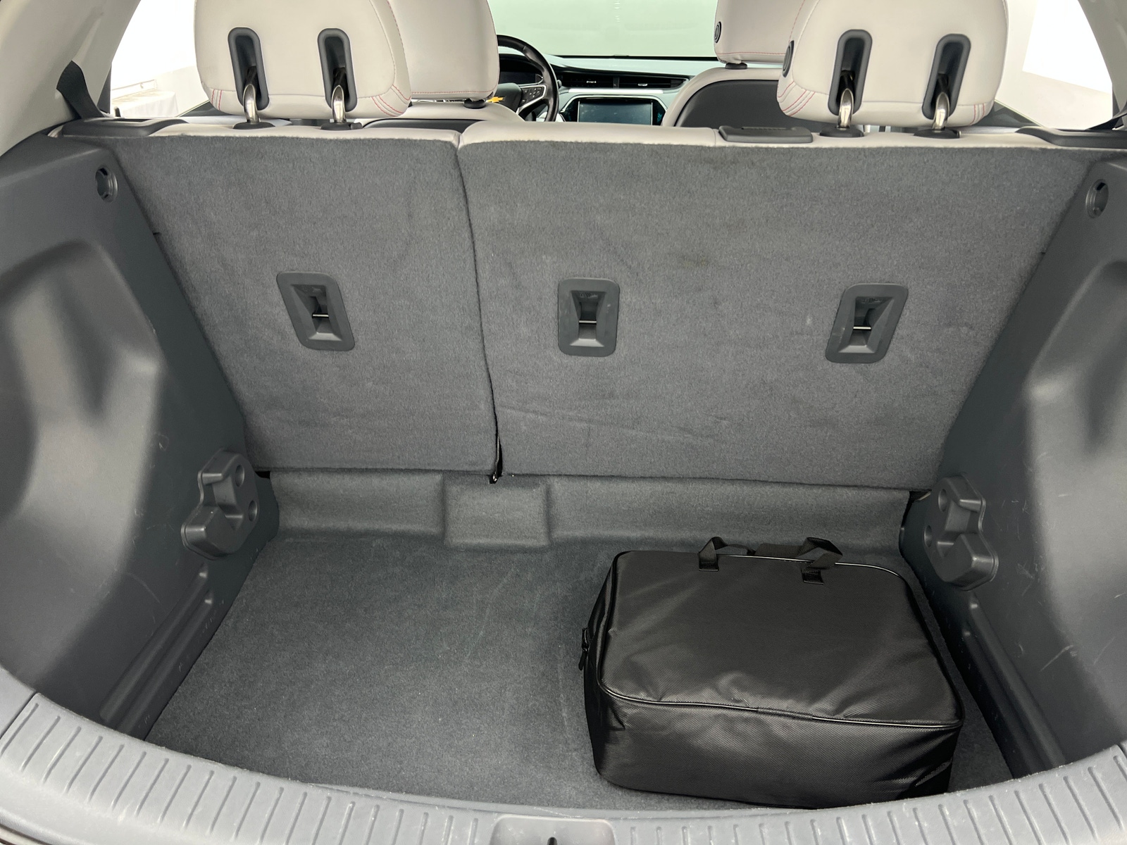 Thumbnail: 2017 Chevrolet Bolt EV - 5