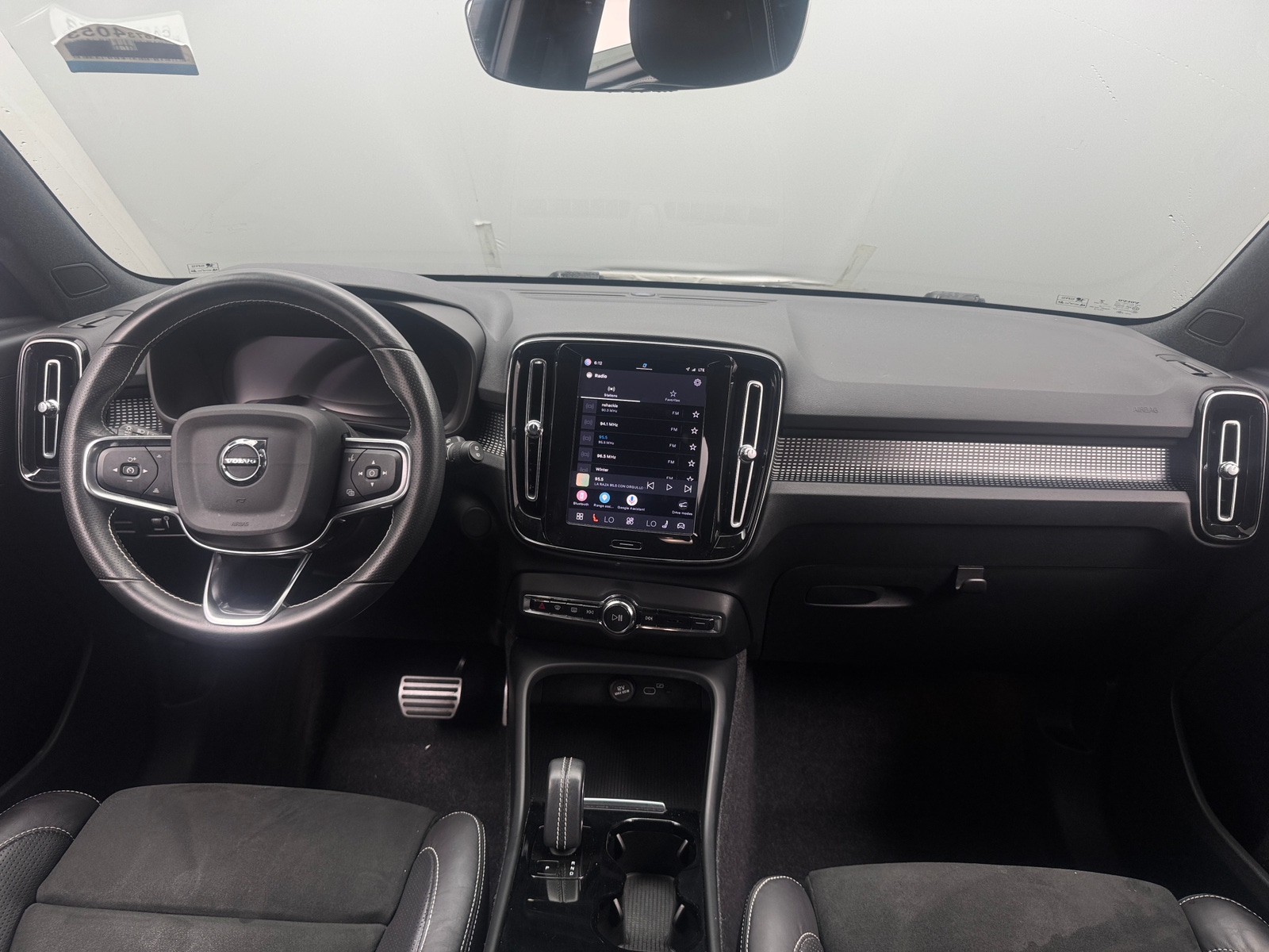 Thumbnail: 2021 Volvo XC40 - 2