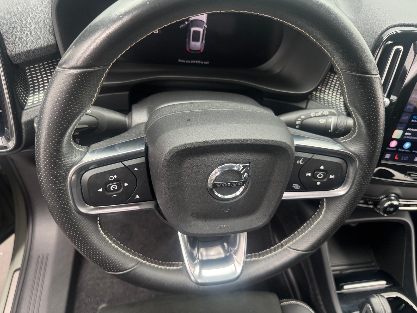 Thumbnail: 2021 Volvo XC40 - 4