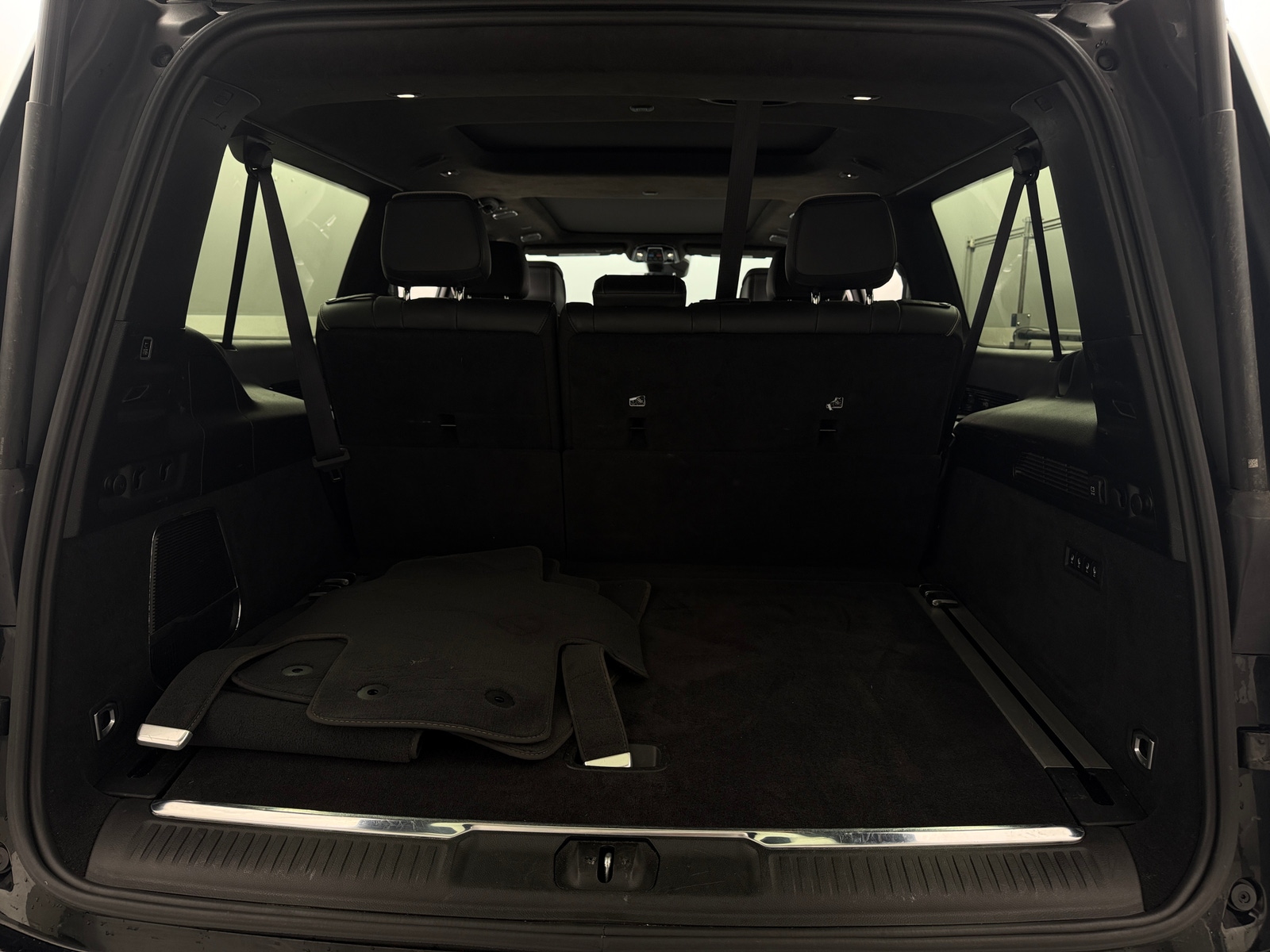Thumbnail: 2024 Jeep Grand Wagoneer L - 6
