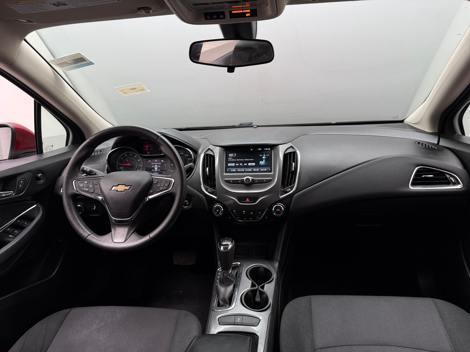 Thumbnail: 2018 Chevrolet Cruze - 3