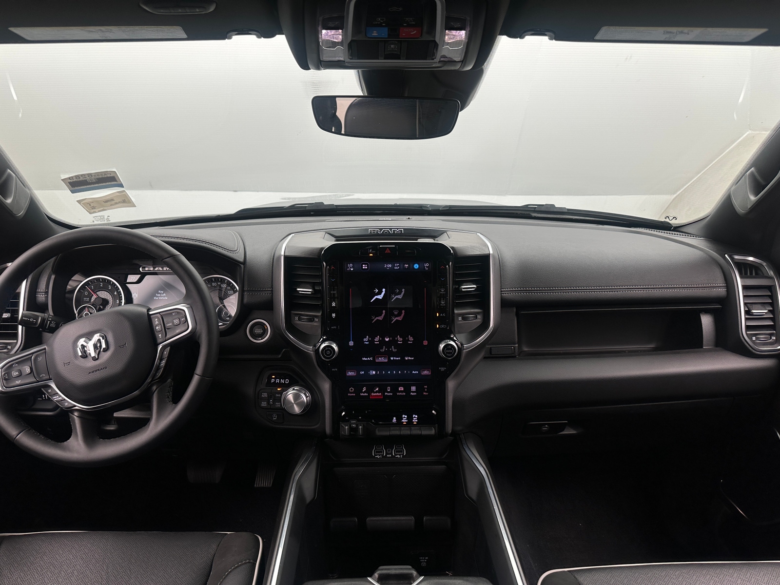 Thumbnail: 2025 RAM 1500 - 2