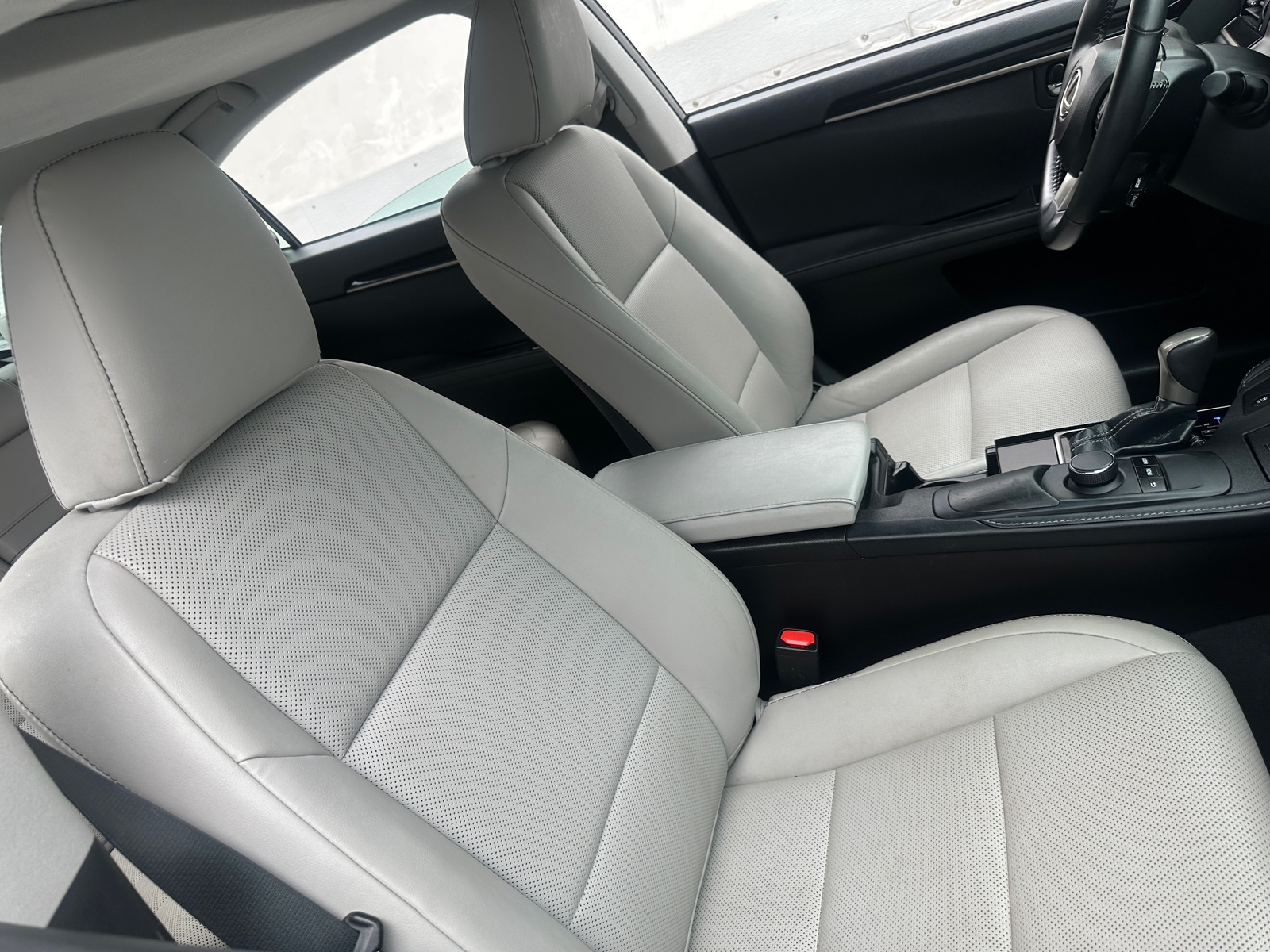 Thumbnail: 2018 Lexus ES - 2