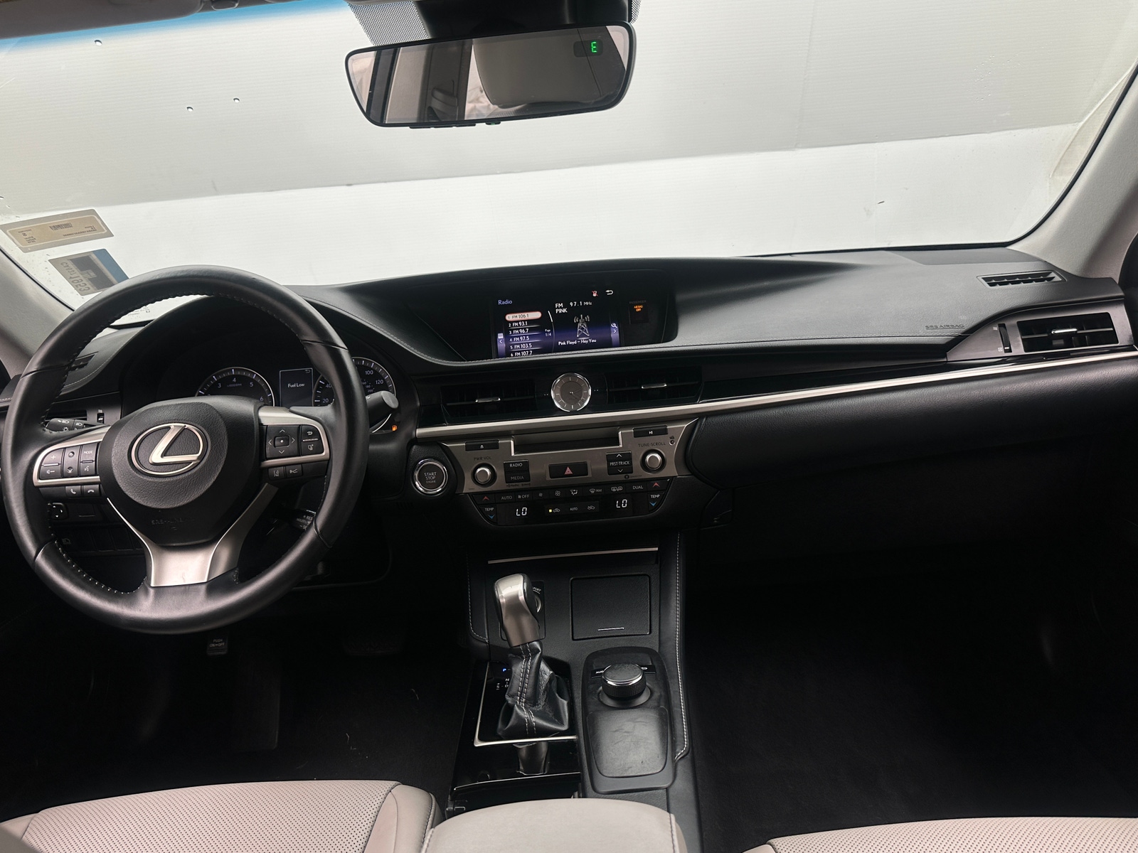 Thumbnail: 2018 Lexus ES - 3