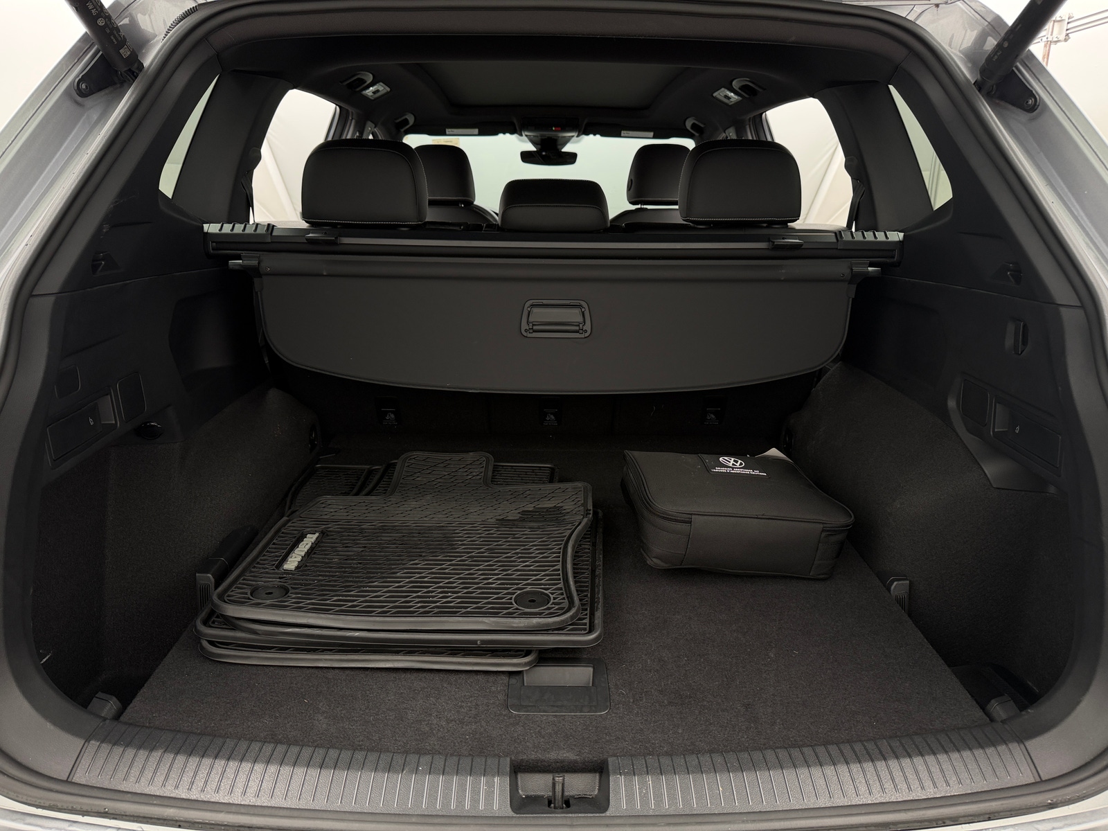Thumbnail: 2024 Volkswagen Tiguan - 6