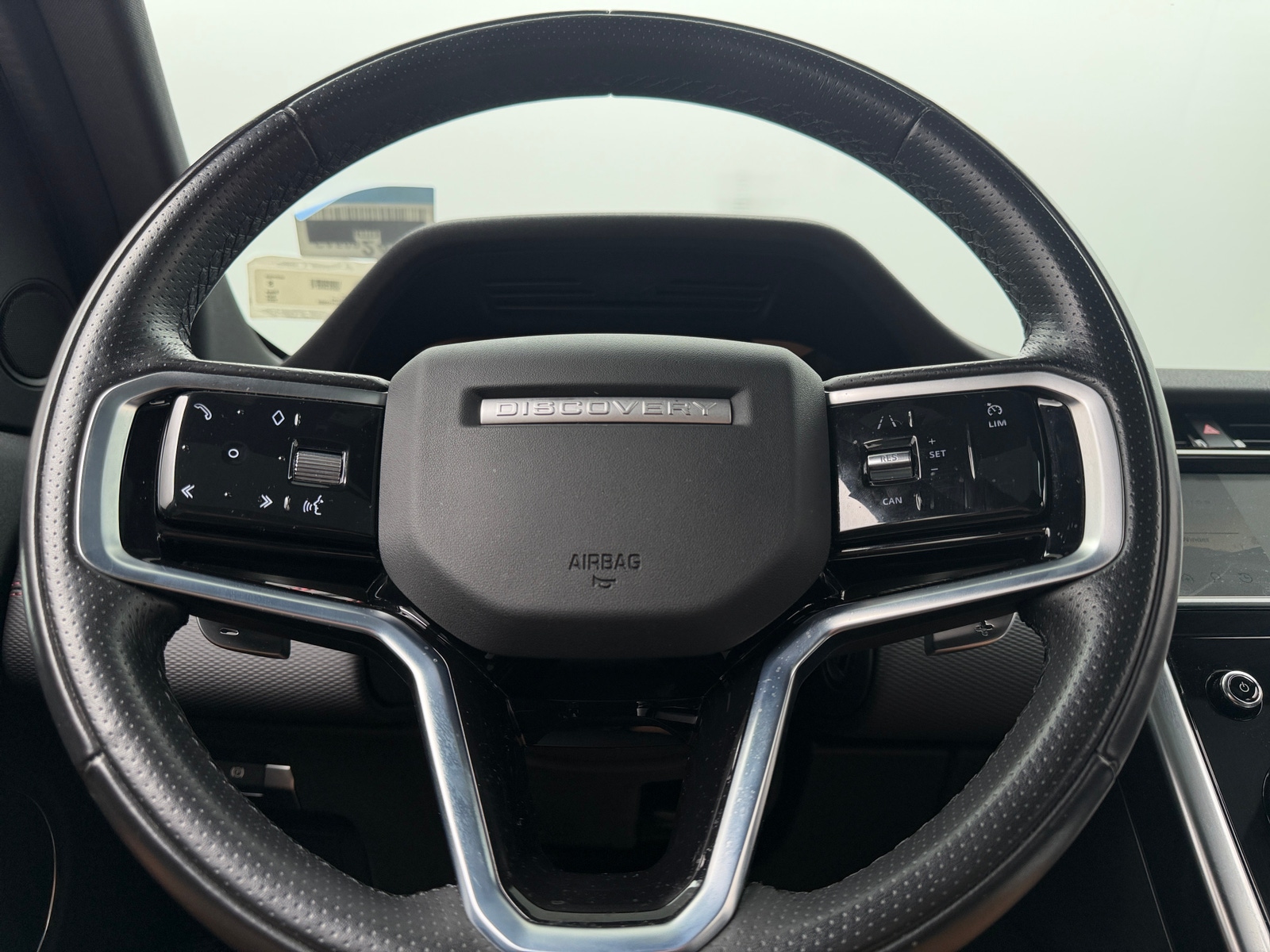 Thumbnail: 2022 Land Rover Discovery Sport - 4