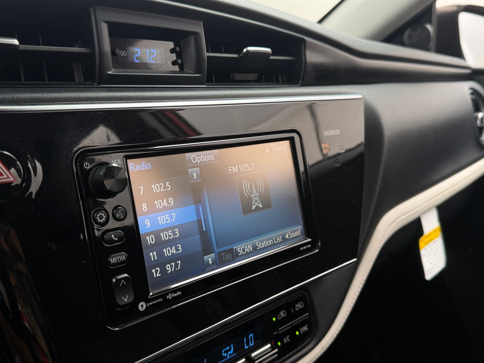 Thumbnail: 2017 Toyota Corolla iM - 4