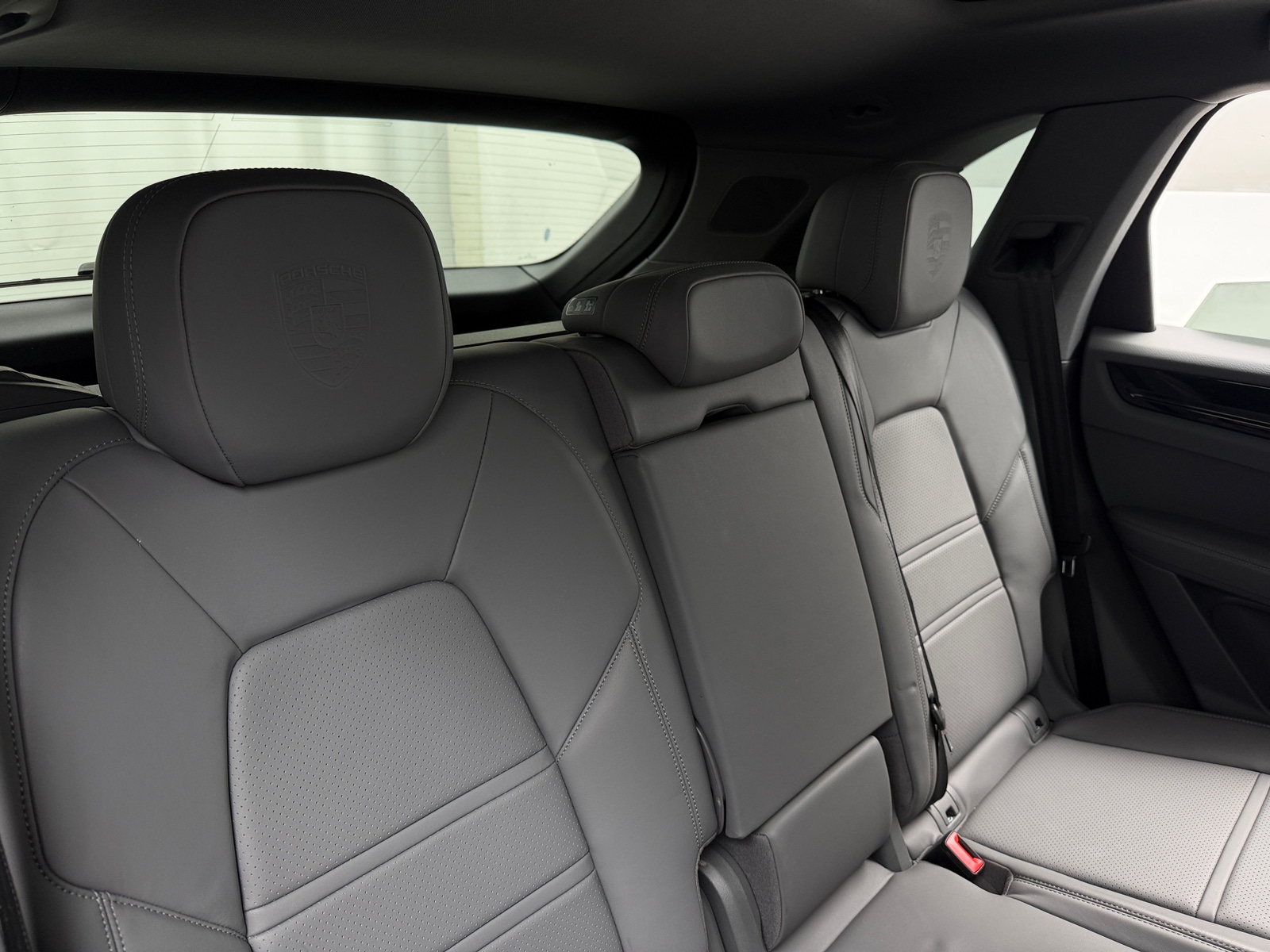 Thumbnail: 2023 Porsche Cayenne - 6