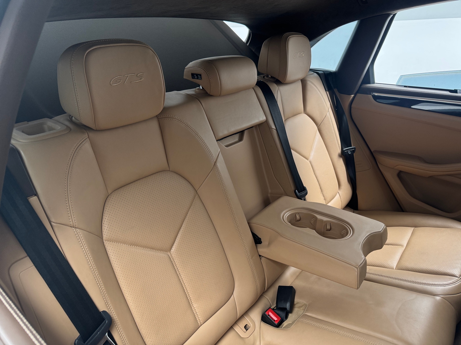 Thumbnail: 2017 Porsche Macan - 6
