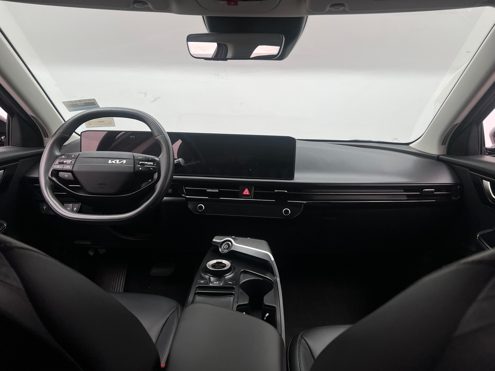 Thumbnail: 2025 Kia EV6 - 2