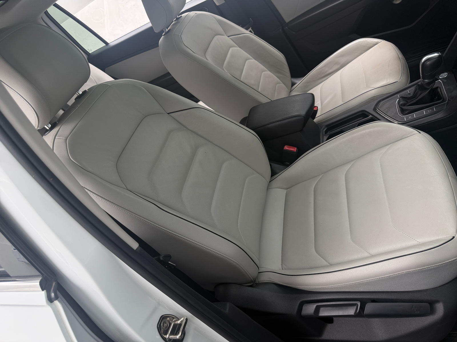 Thumbnail: 2018 Volkswagen Tiguan - 2
