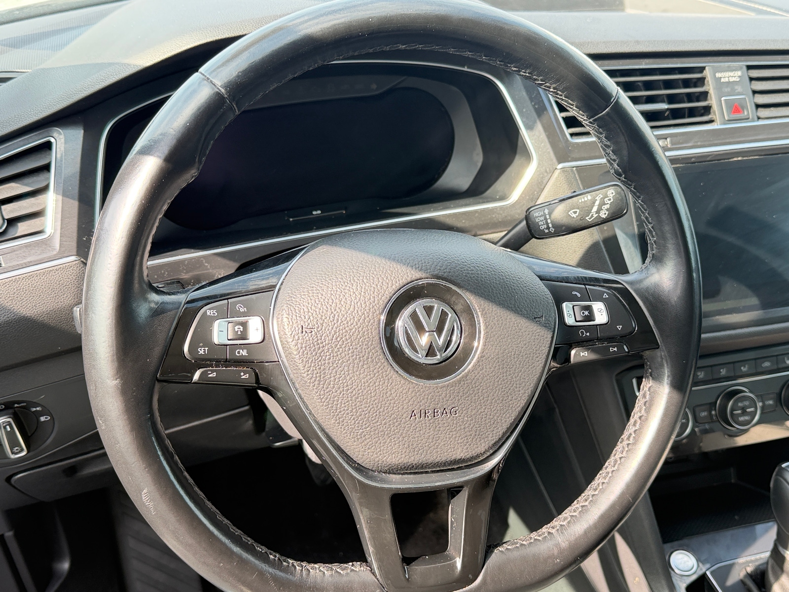Thumbnail: 2018 Volkswagen Tiguan - 5