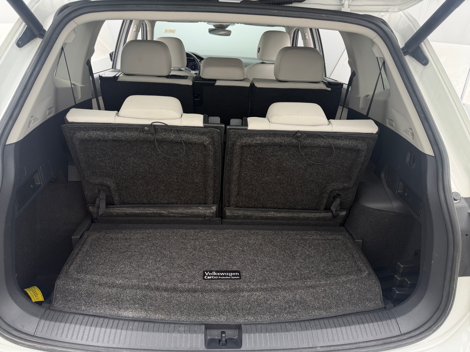 Thumbnail: 2018 Volkswagen Tiguan - 7