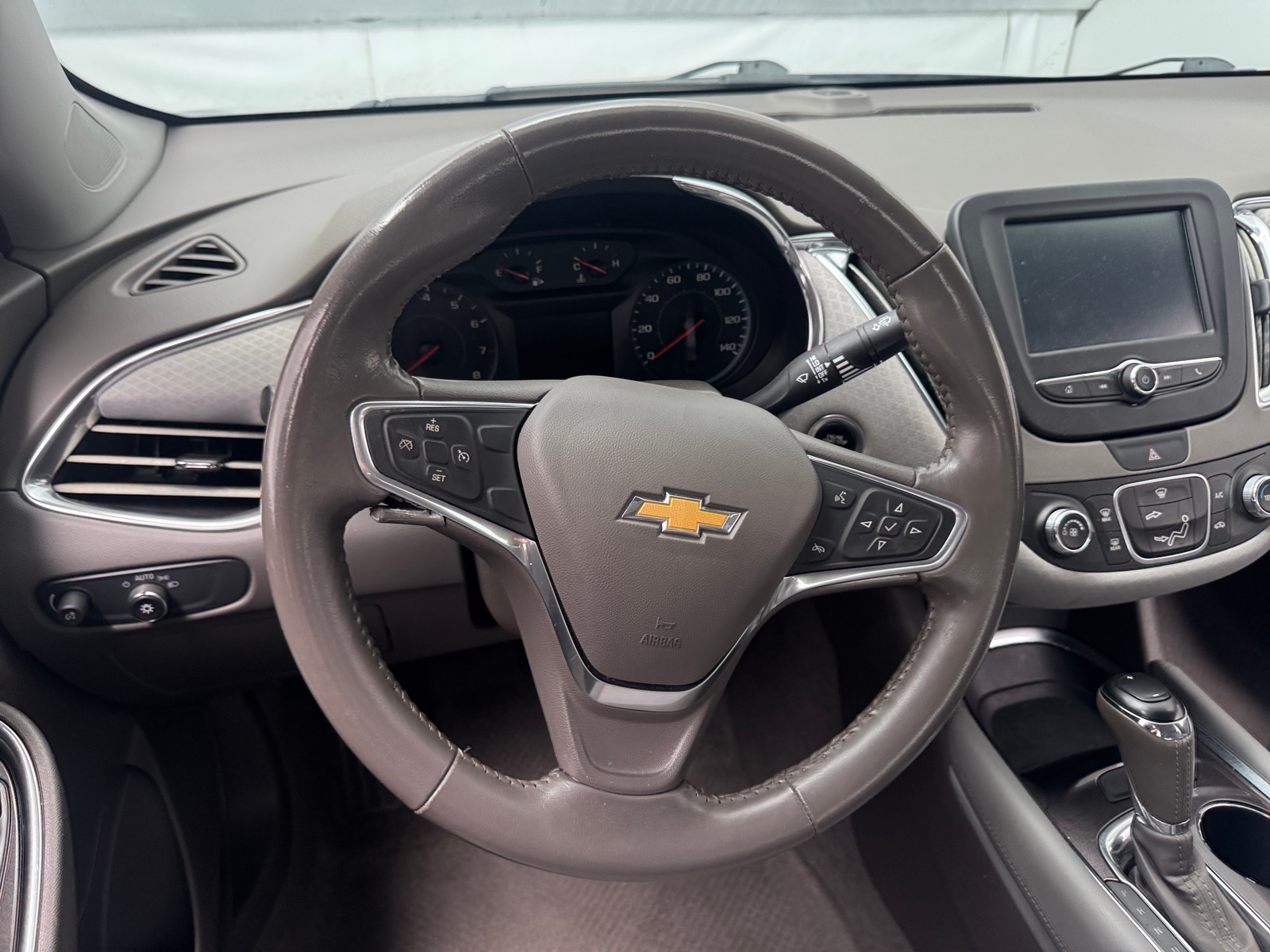 Thumbnail: 2018 Chevrolet Malibu - 5
