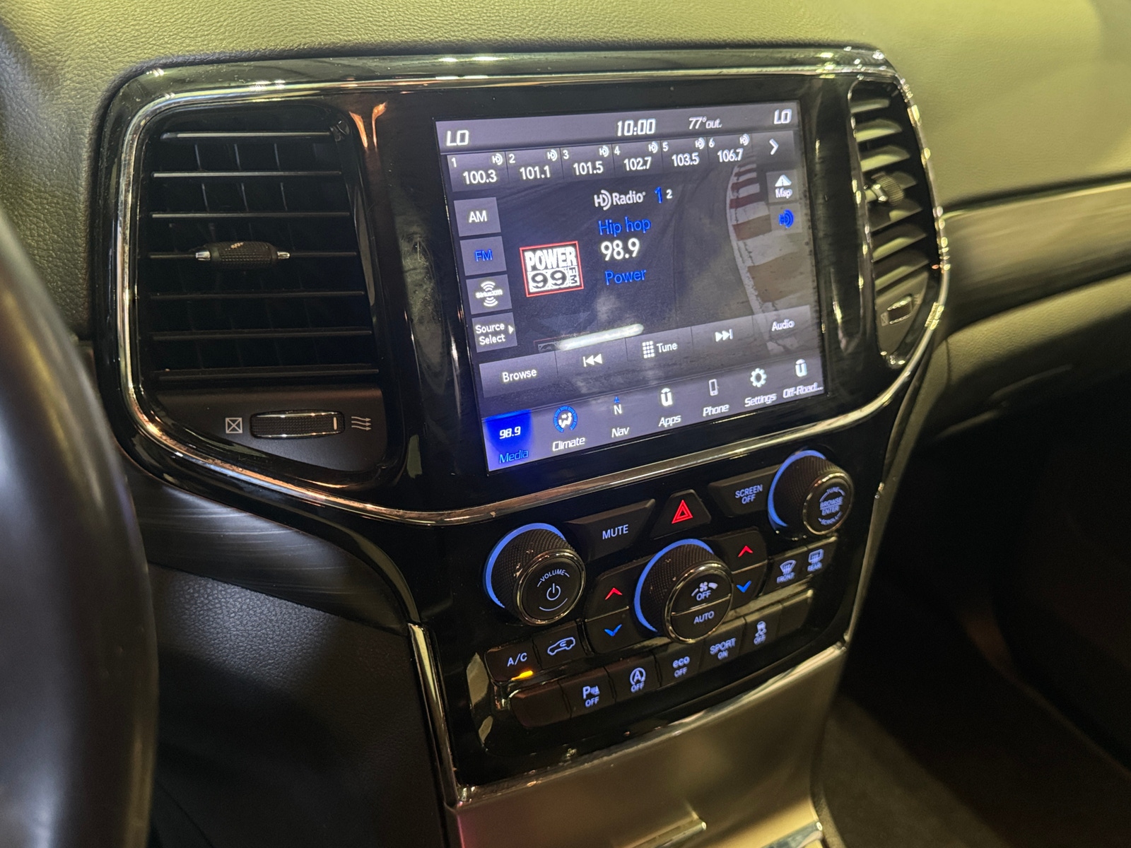 Thumbnail: 2020 Jeep Grand Cherokee - 4