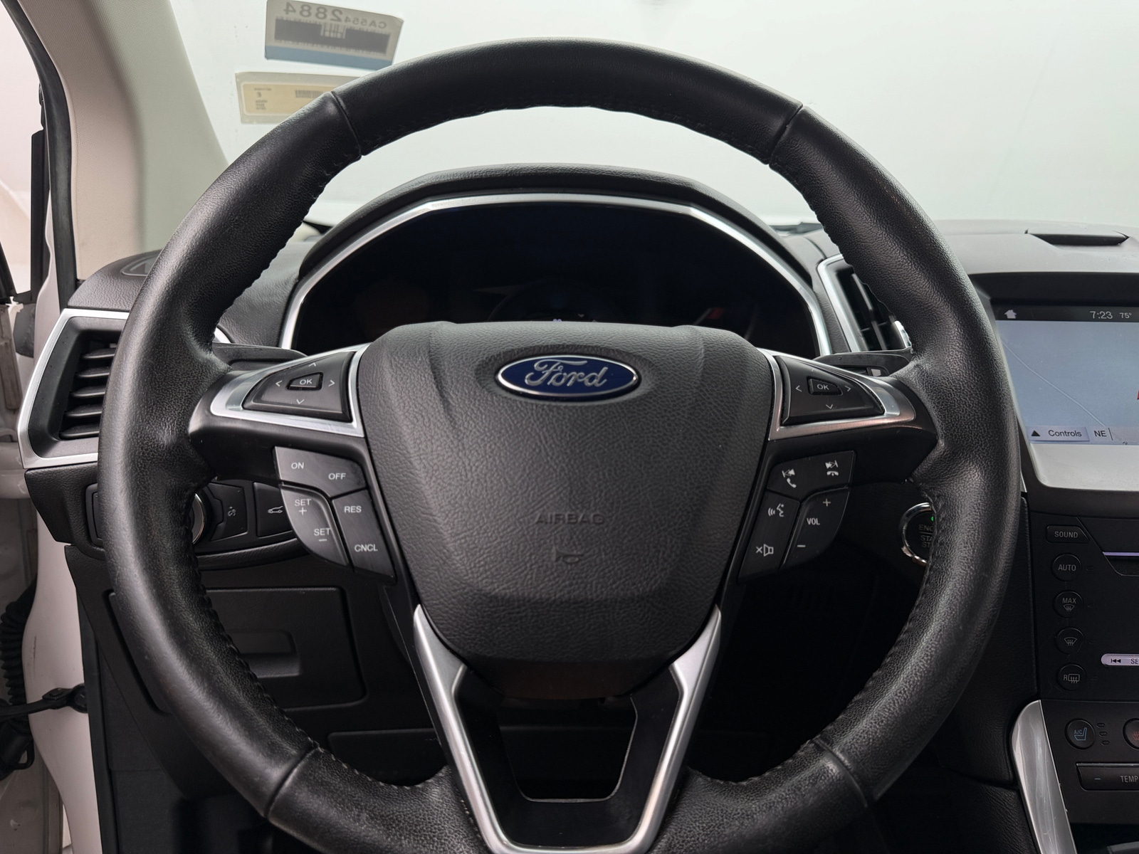Thumbnail: 2016 Ford Edge - 4