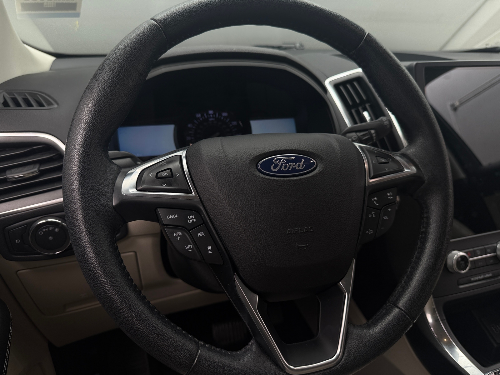 Thumbnail: 2022 Ford Edge - 4