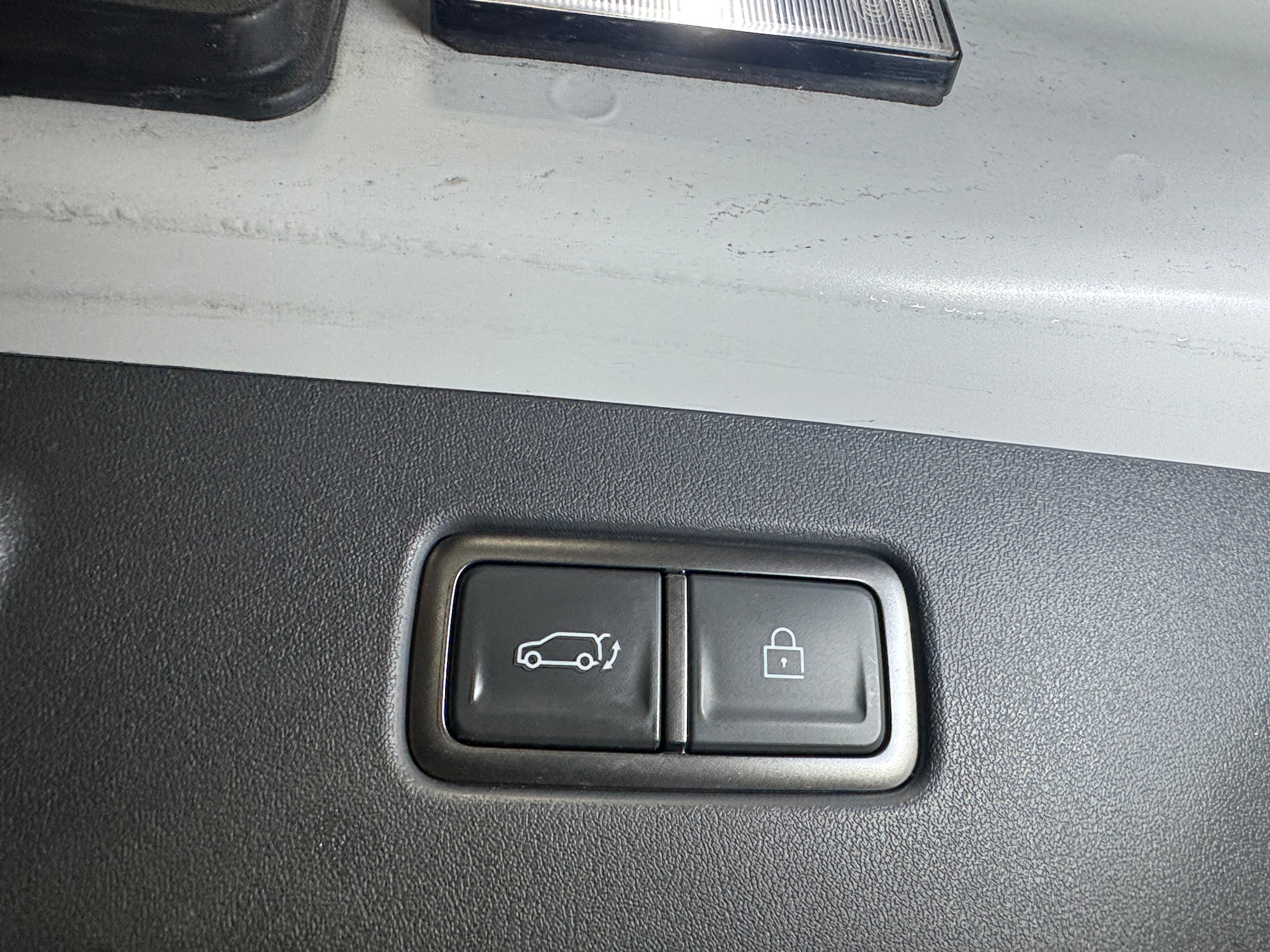 Used 2026 Kia EV9 Light L/R with VIN 5XYAB5S18TG009920 for sale in Auburn, WA