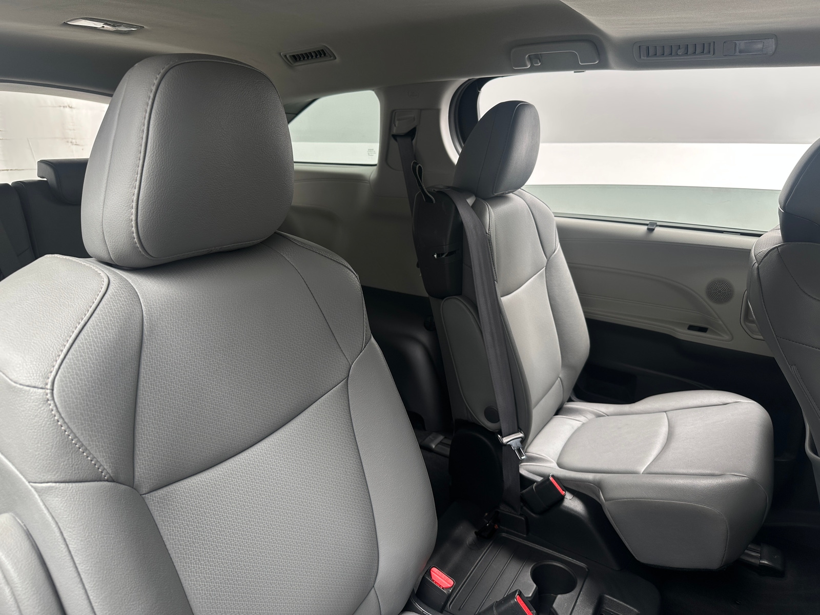 Thumbnail: 2023 Toyota Sienna - 5