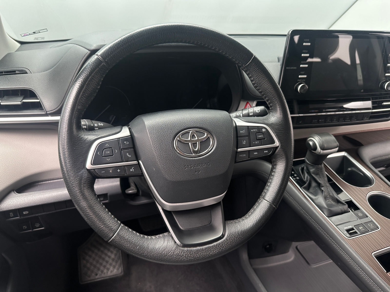 Thumbnail: 2023 Toyota Sienna - 4