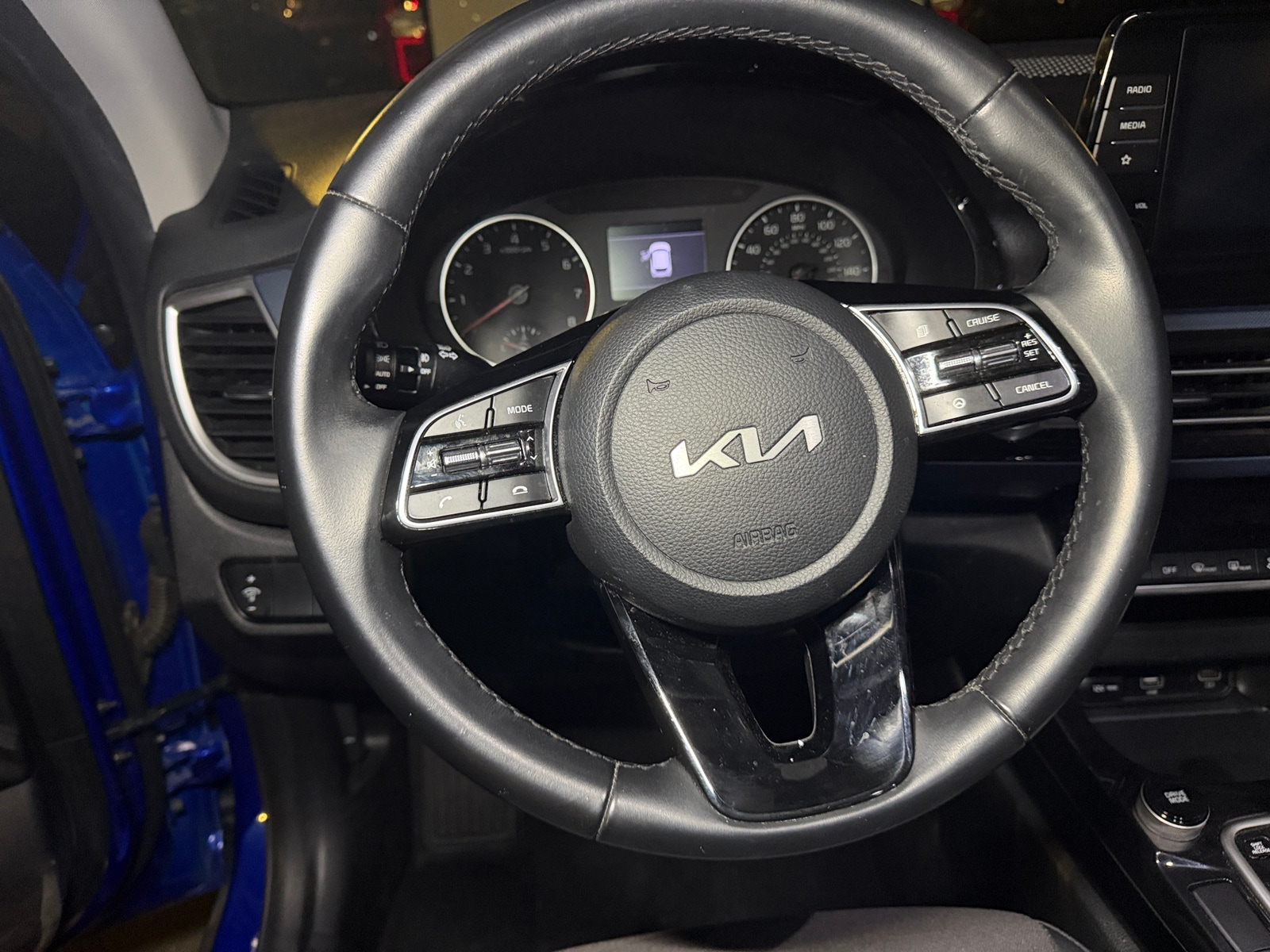 Thumbnail: 2023 Kia Seltos - 4