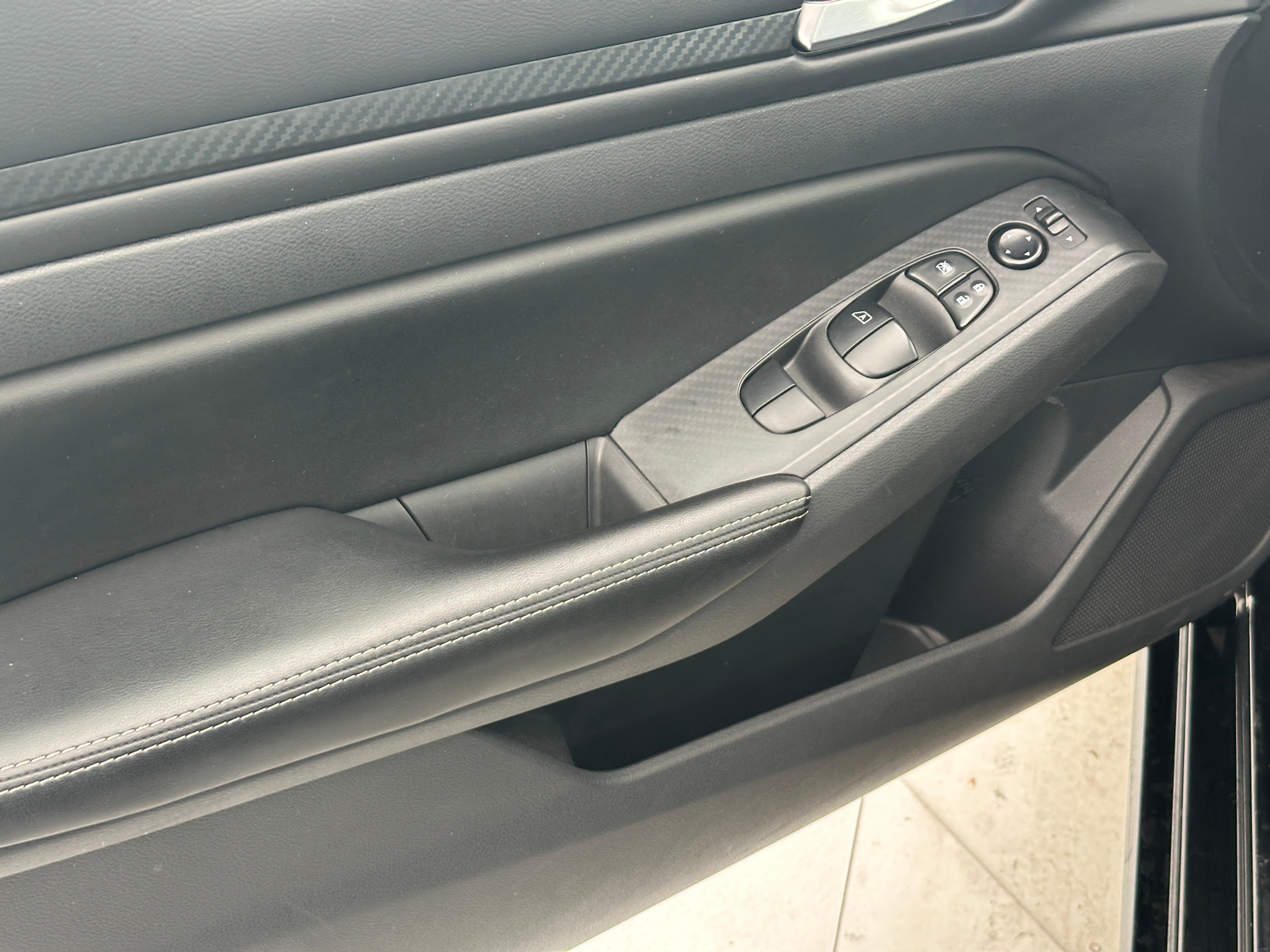 2025 Nissan Altima SV - Photo 17