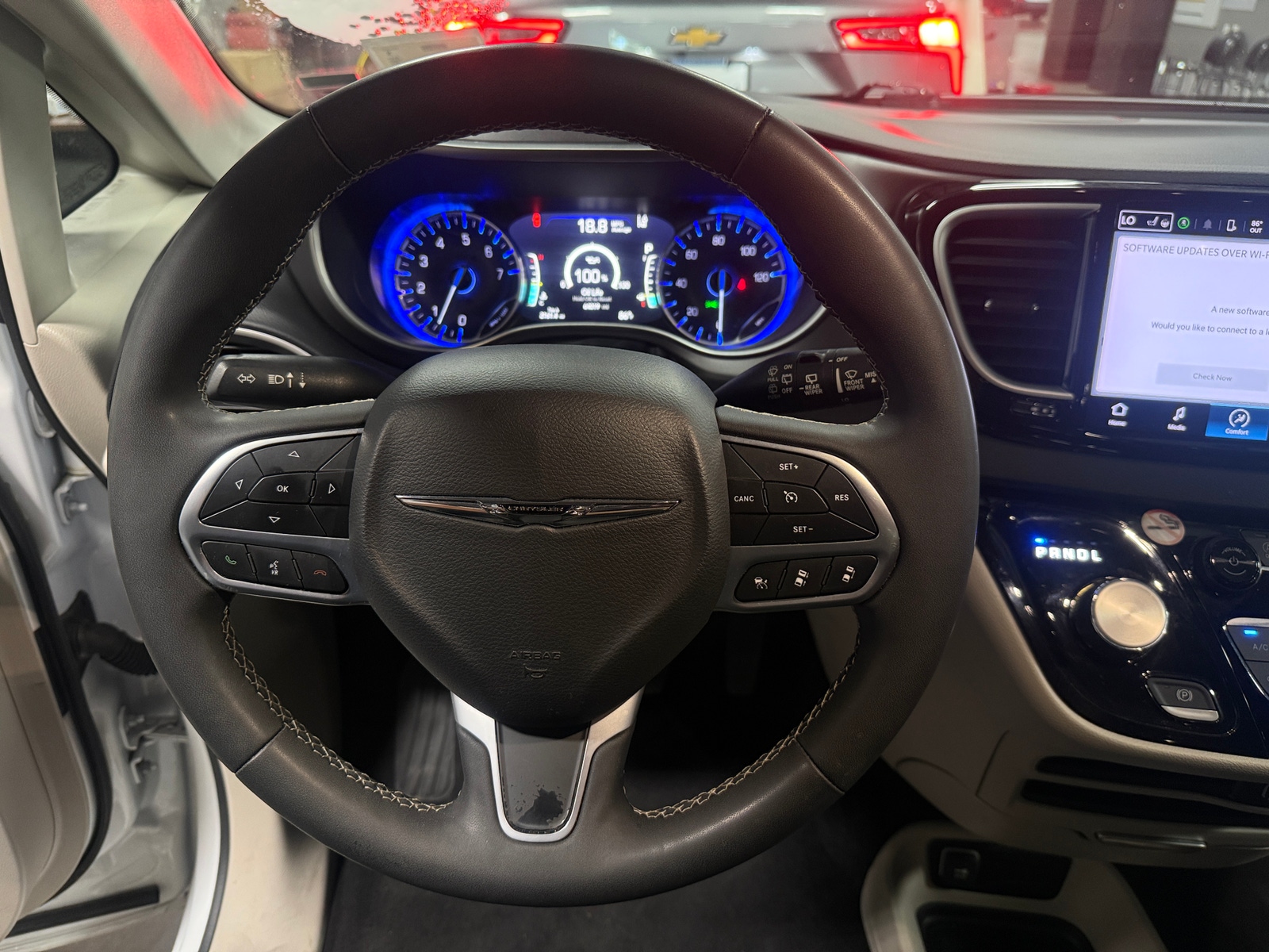 Thumbnail: 2024 Chrysler Pacifica - 4